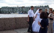 Ermitage als Hintergrundkulisse für ein Brautpaar